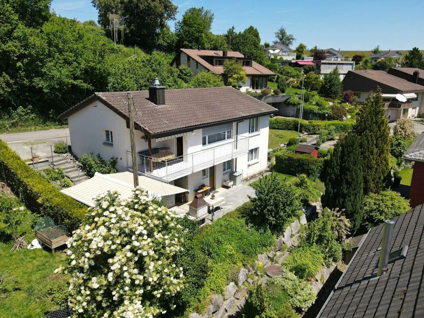 Casa unifamiliare di 5,5 stanze con garage - Foto 1 di 23