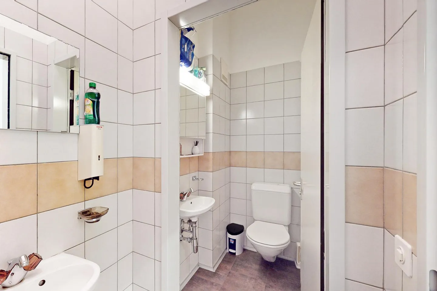 125m2 Commercial Space on the Ground Floor - Strategic Accessibility - Photo 10 of 12