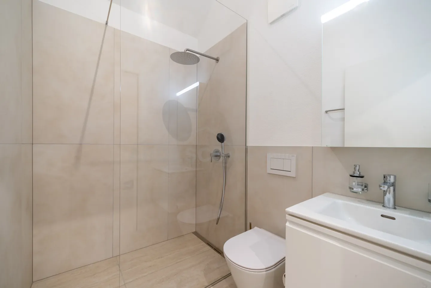 New construction, elegance, comfort, and excellent condition combined! - Photo 9 of 11
