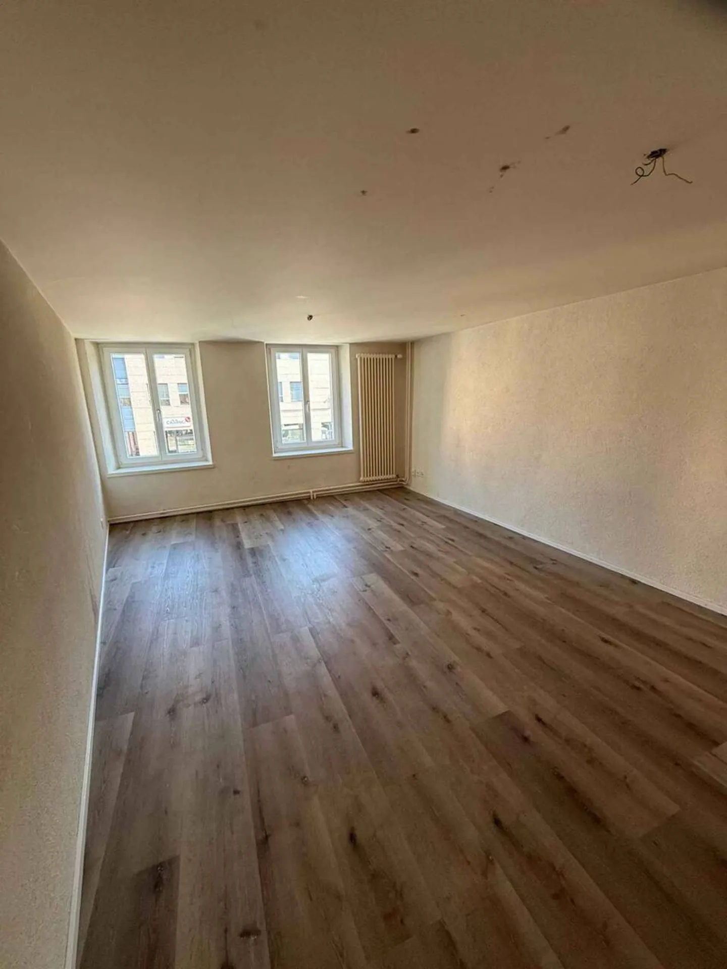 Charmant appartement 2 pièces - Photo 2 sur 6