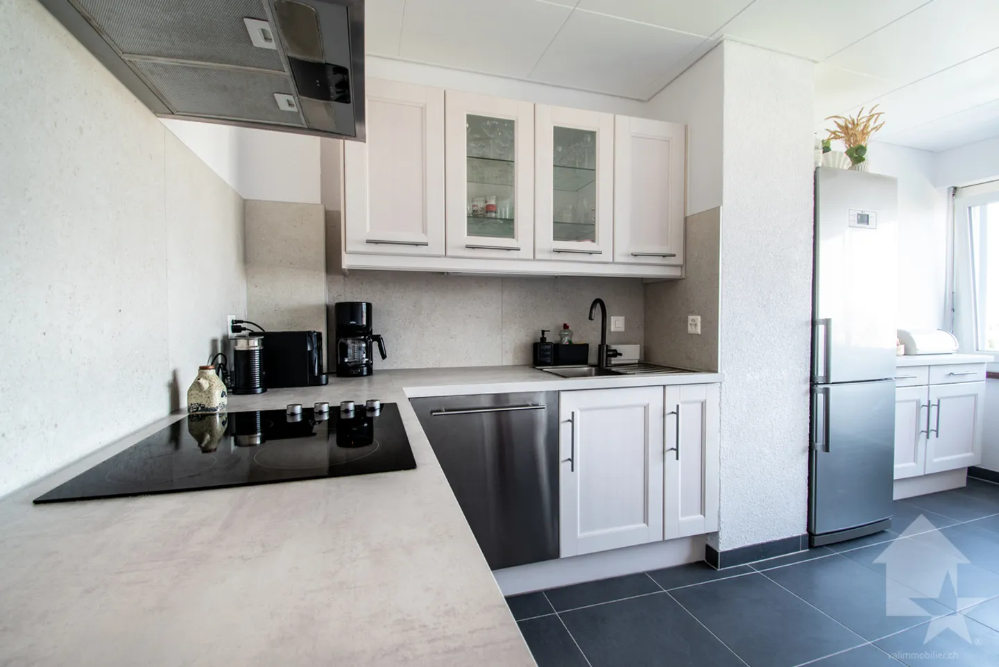 Vouvry, appartement de 4.5 pièces rénové au dernier étage - Photo 1 sur 10