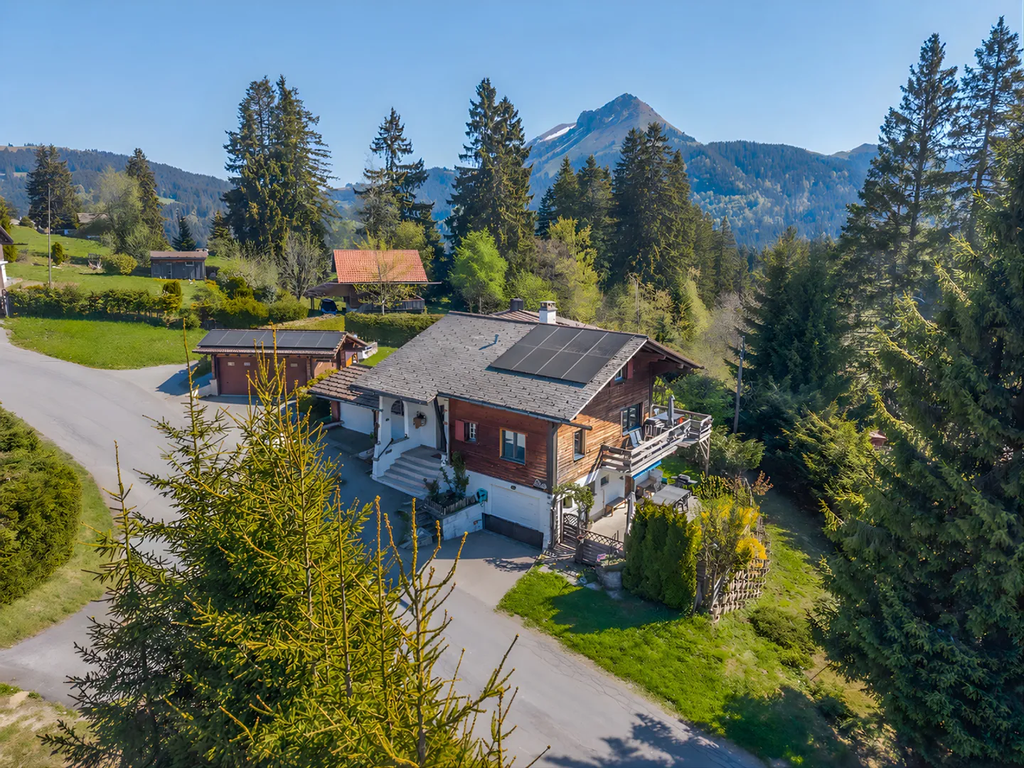 Live in complete tranquility at Paccots! - Photo 2 of 13