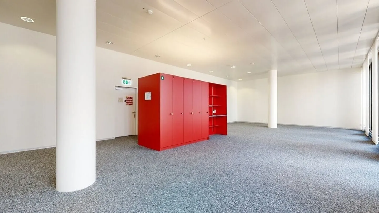 Approximately 250m2 office space for rent in Brugg - Photo 4 of 9