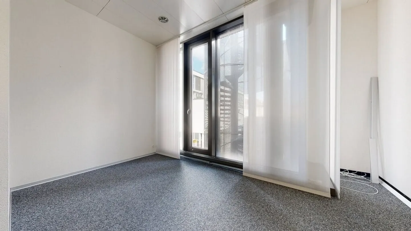 Approximately 250m2 office space for rent in Brugg - Photo 7 of 9