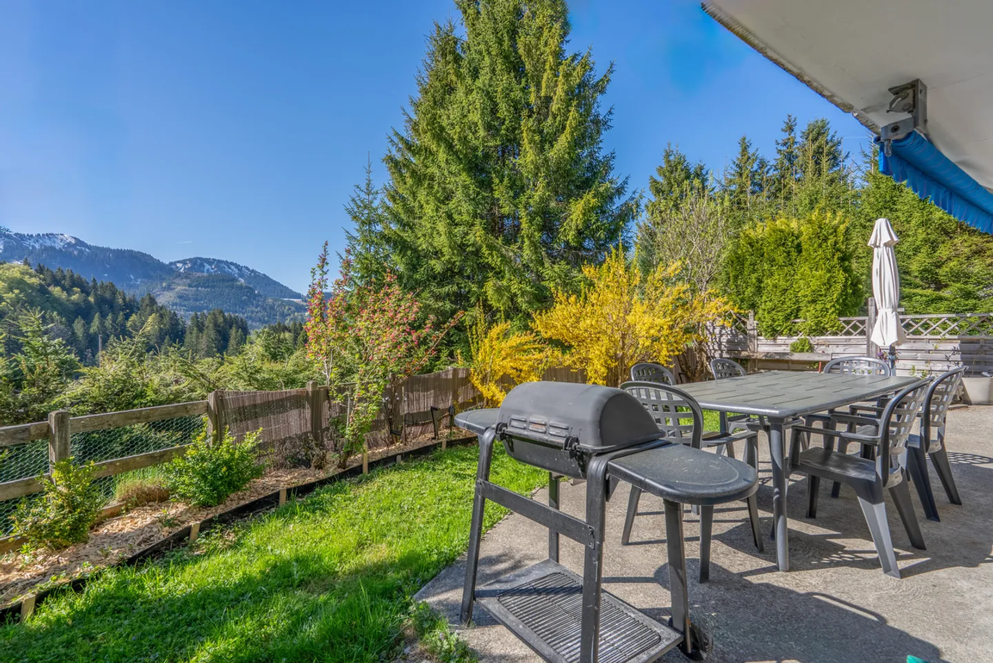 Live in complete tranquility at Paccots! - Photo 4 of 13