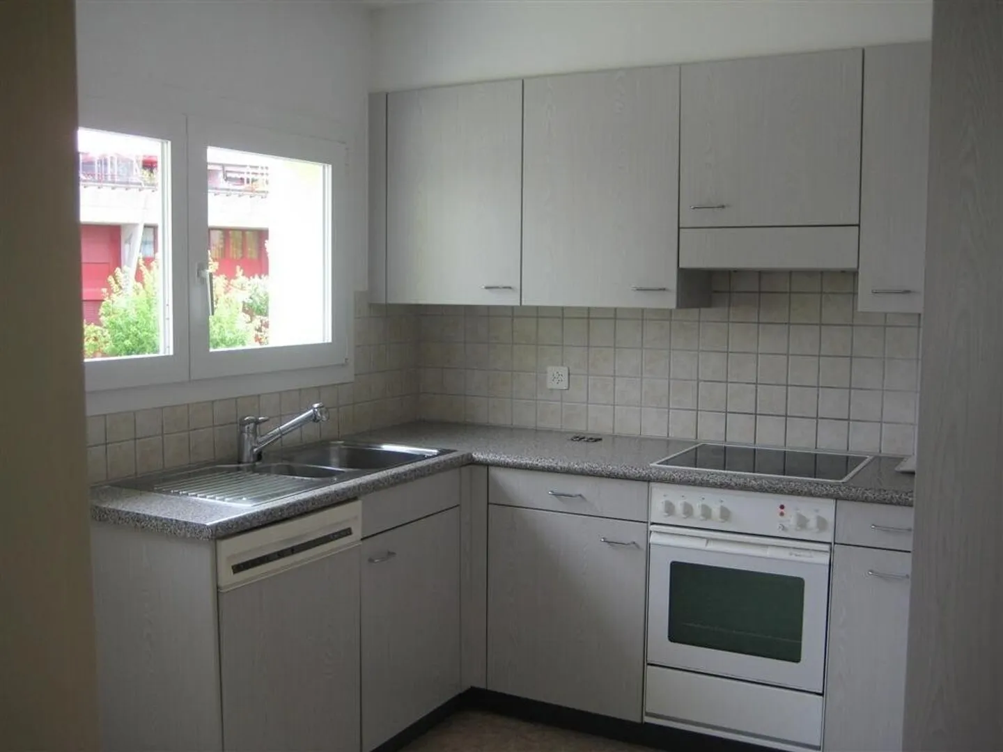 Schöne Wohnung mit guter Lage sucht neue Bewohner! - Foto 4 von 6