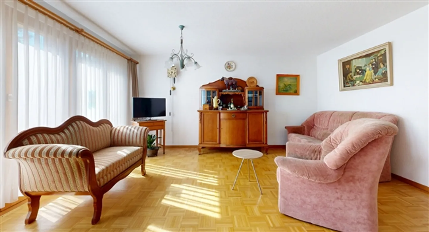 "Une grande maison avec beaucoup d'espace dans un environnement familial pour tous ceux qui peuvent compter" - Photo 1 sur 4