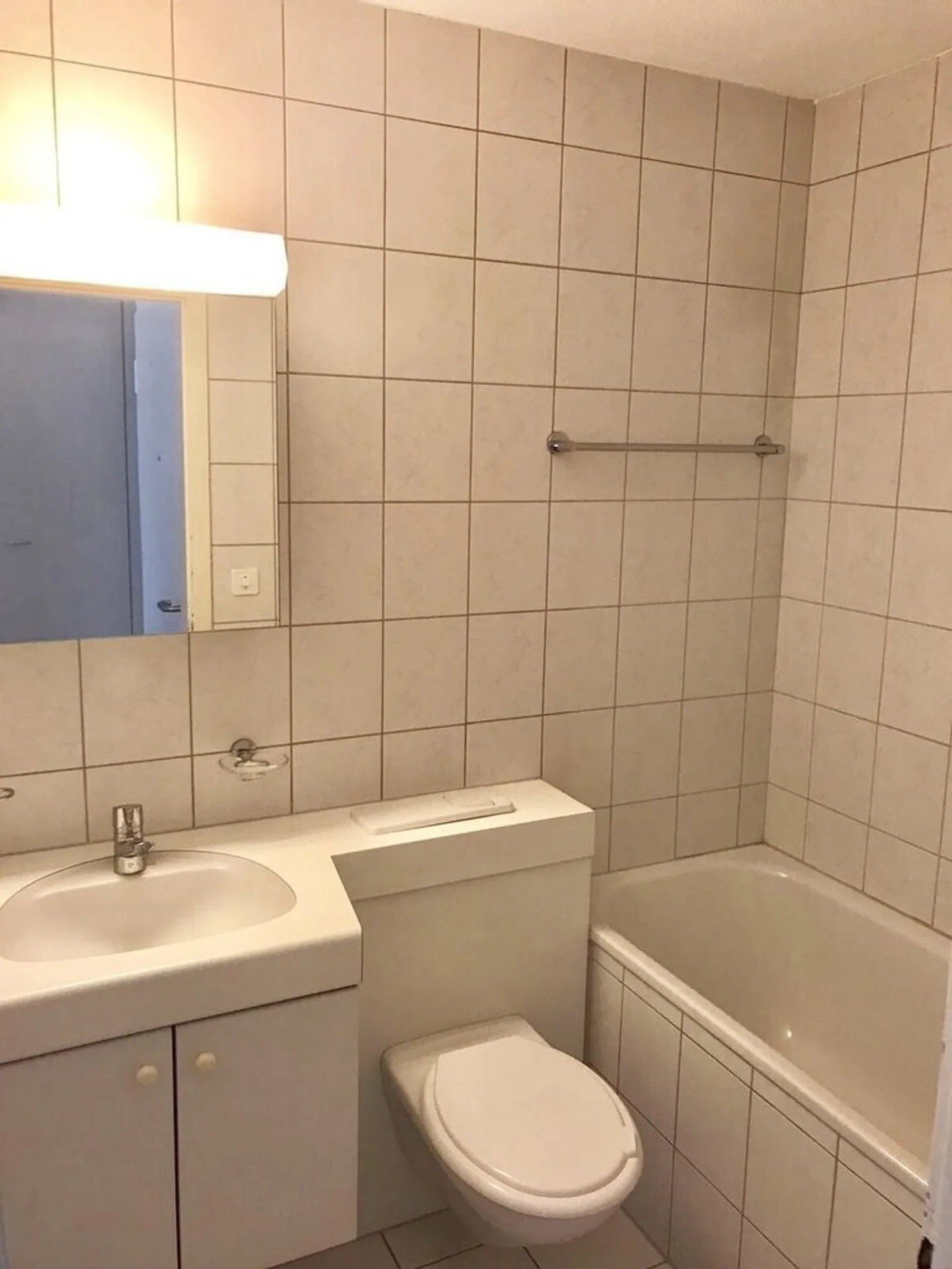 Schöne Wohnung mit guter Lage sucht neue Bewohner! - Foto 5 von 6