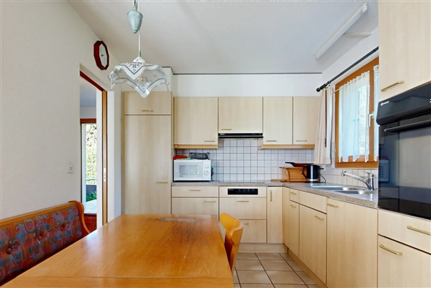 "Une grande maison avec beaucoup d'espace dans un environnement familial pour tous ceux qui peuvent compter" - Photo 2 sur 4