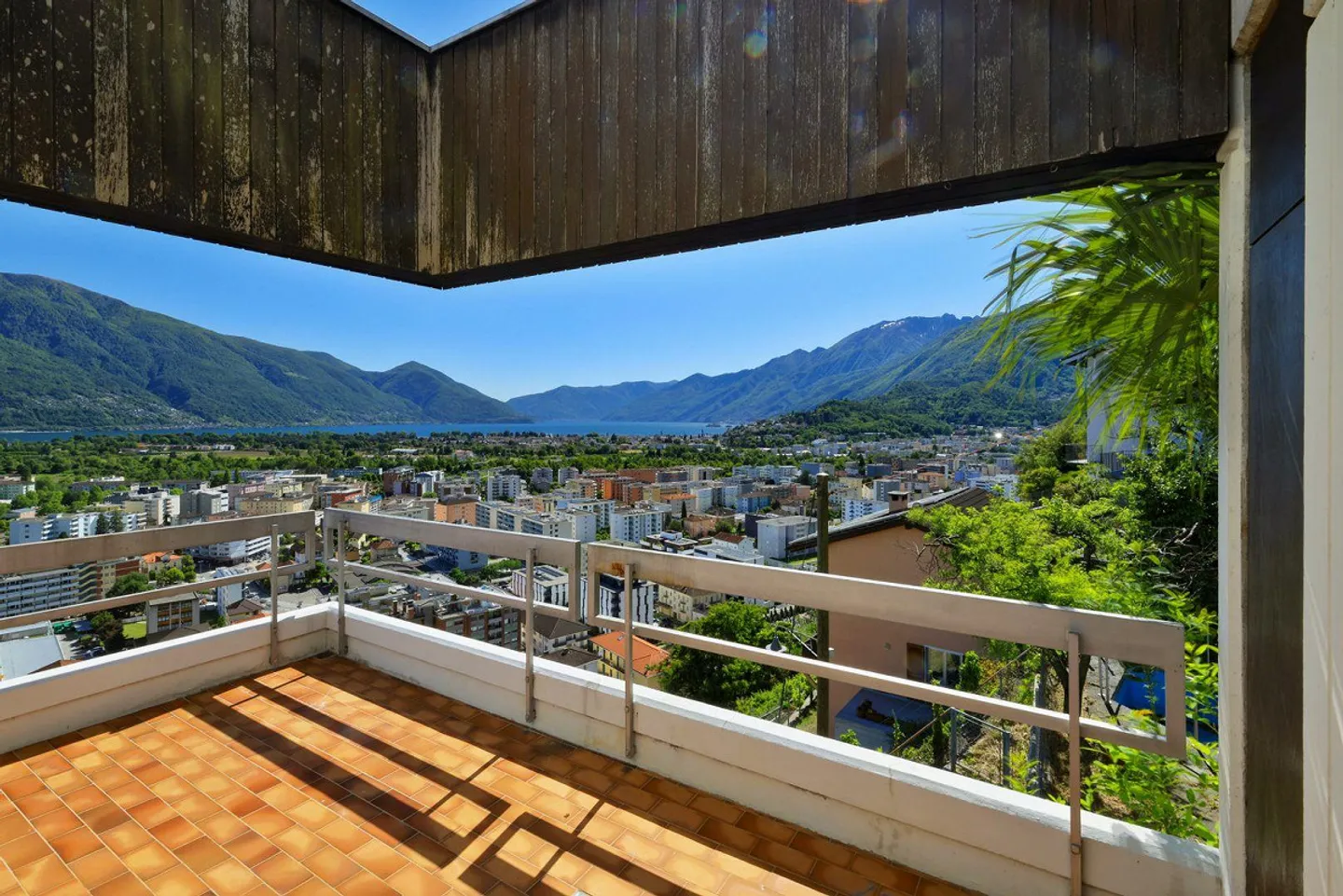 Charmante Villa mit Seeblick - Foto 19 von 30