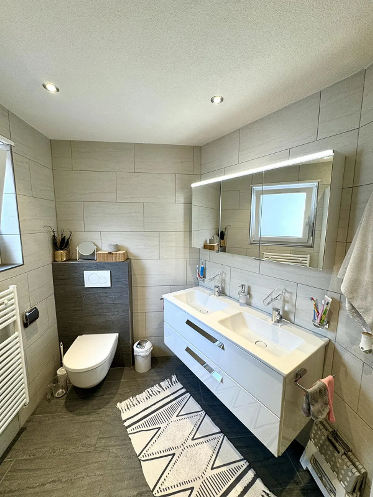 Charming 3.5-room apartment in the center of Mels - Photo 3 of 9