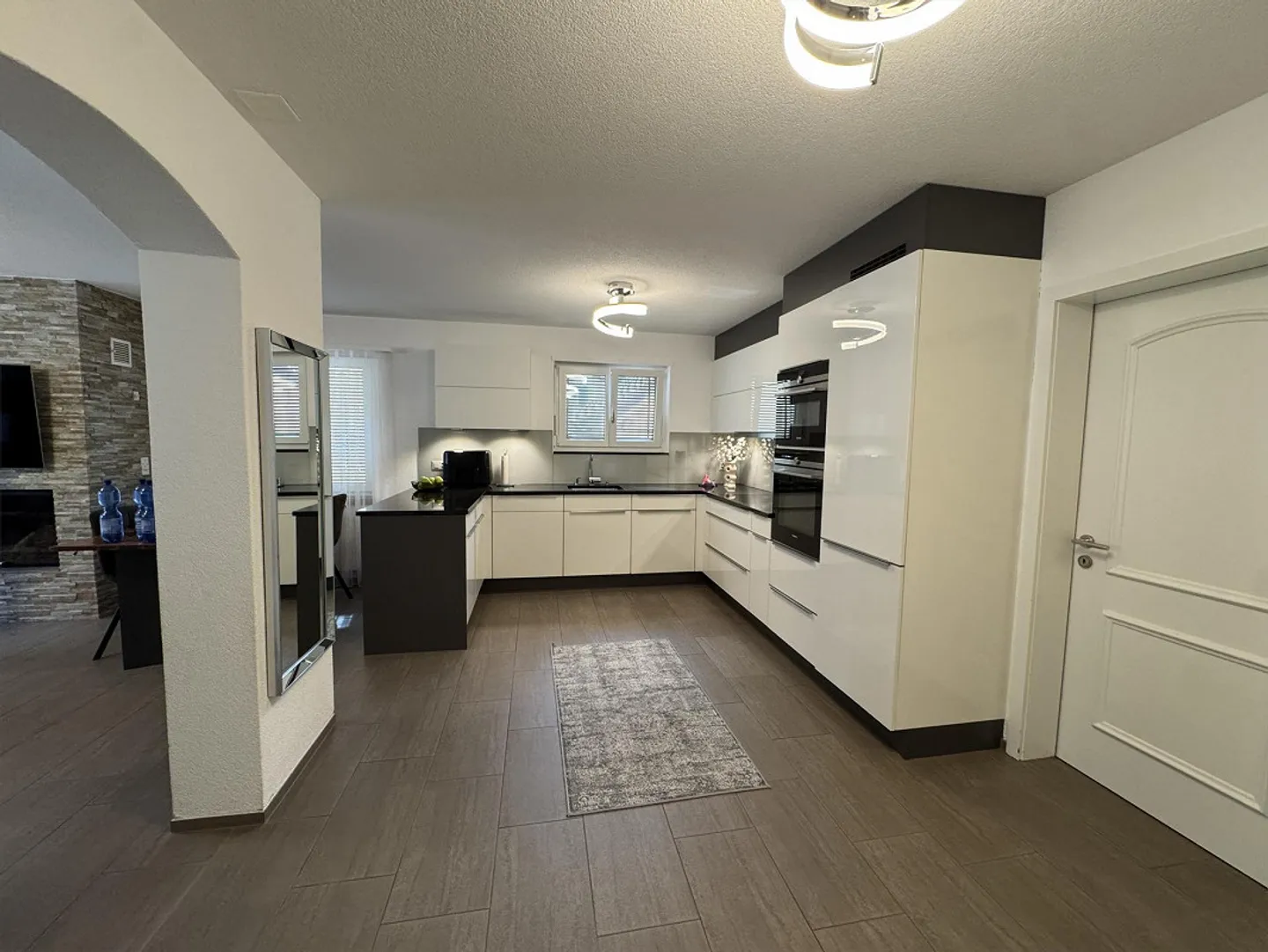 Charming 3.5-room apartment in the center of Mels - Photo 4 of 9