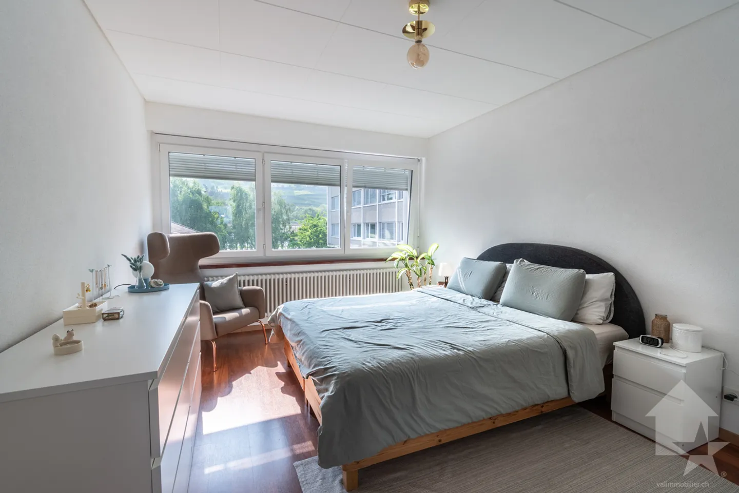 Vouvry, appartement de 4.5 pièces rénové au dernier étage - Photo 7 sur 10