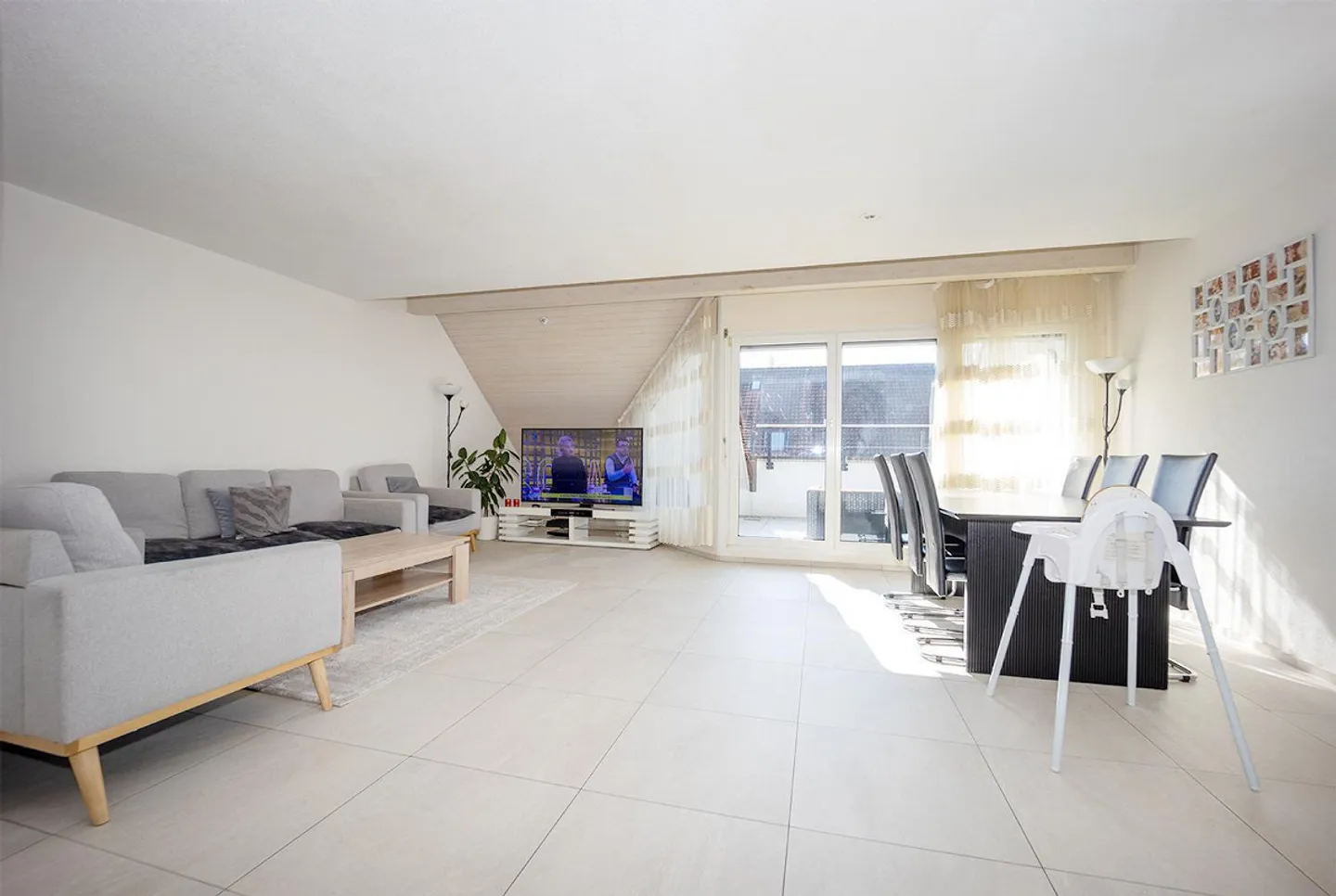 Attraktive 5,5-Zimmer-Dach-Maisonette-Eigentumswohnung in Mellingen - Photo 2 of 14