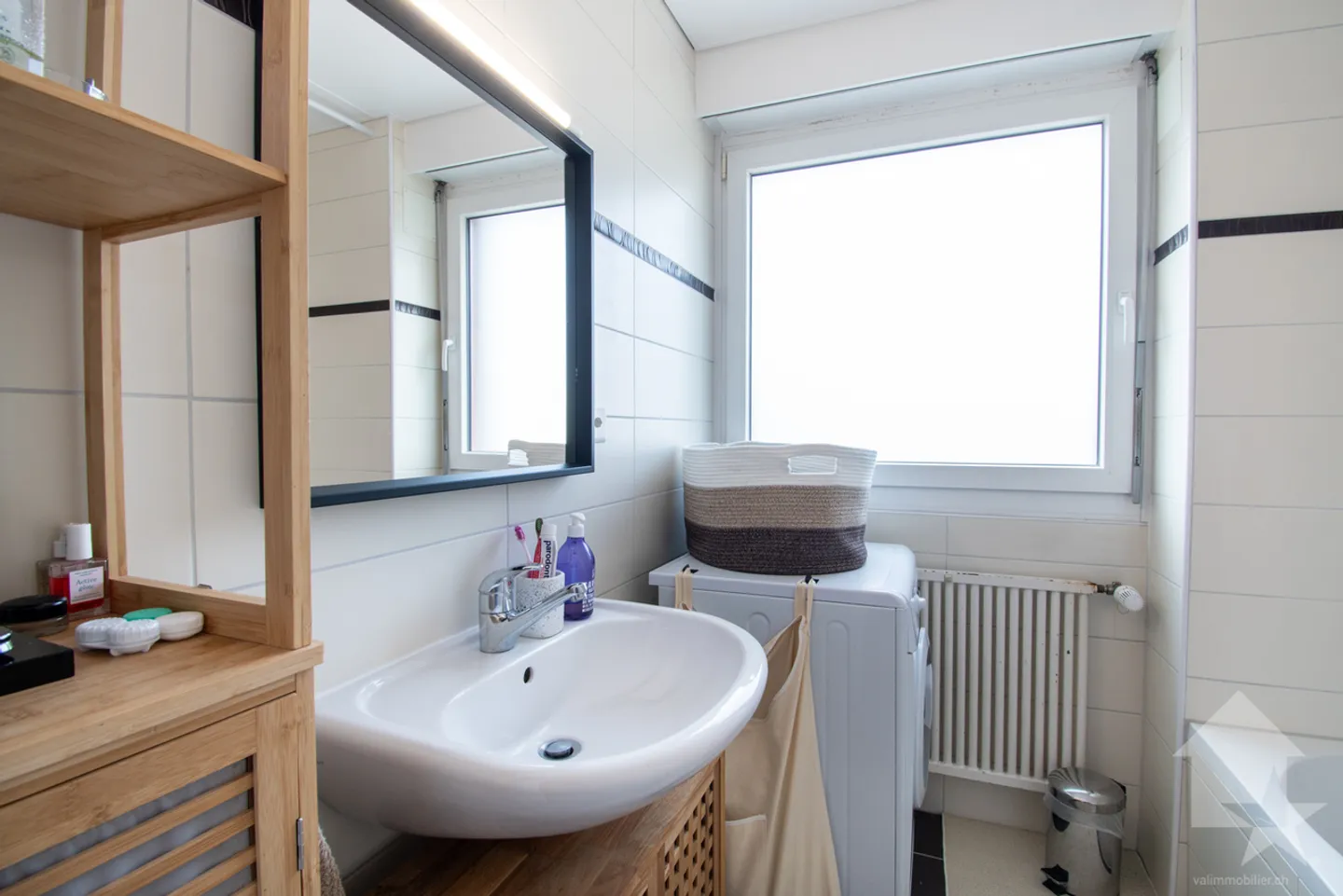 Vouvry, appartement de 4.5 pièces rénové au dernier étage - Photo 8 sur 10