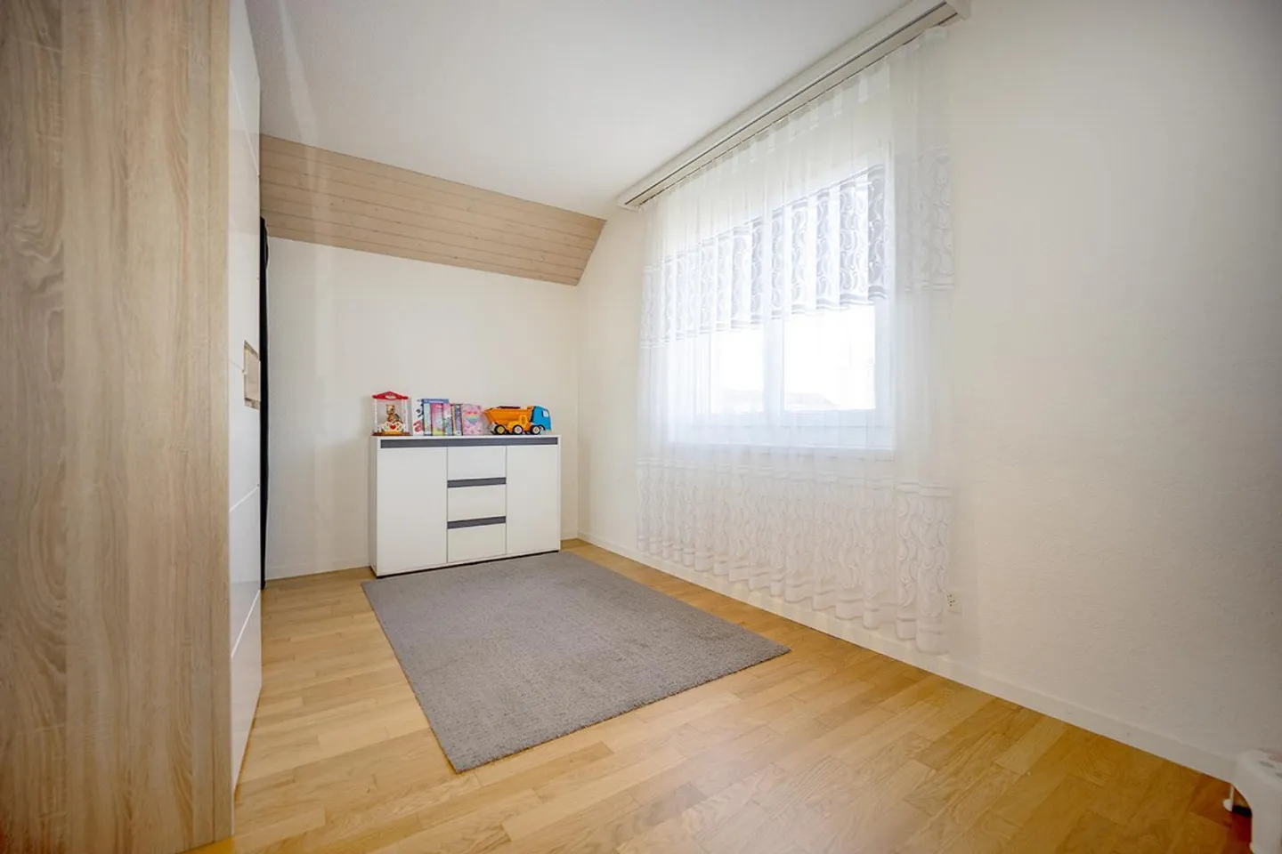 Attraktive 5,5-Zimmer-Dach-Maisonette-Eigentumswohnung in Mellingen - Photo 9 of 14
