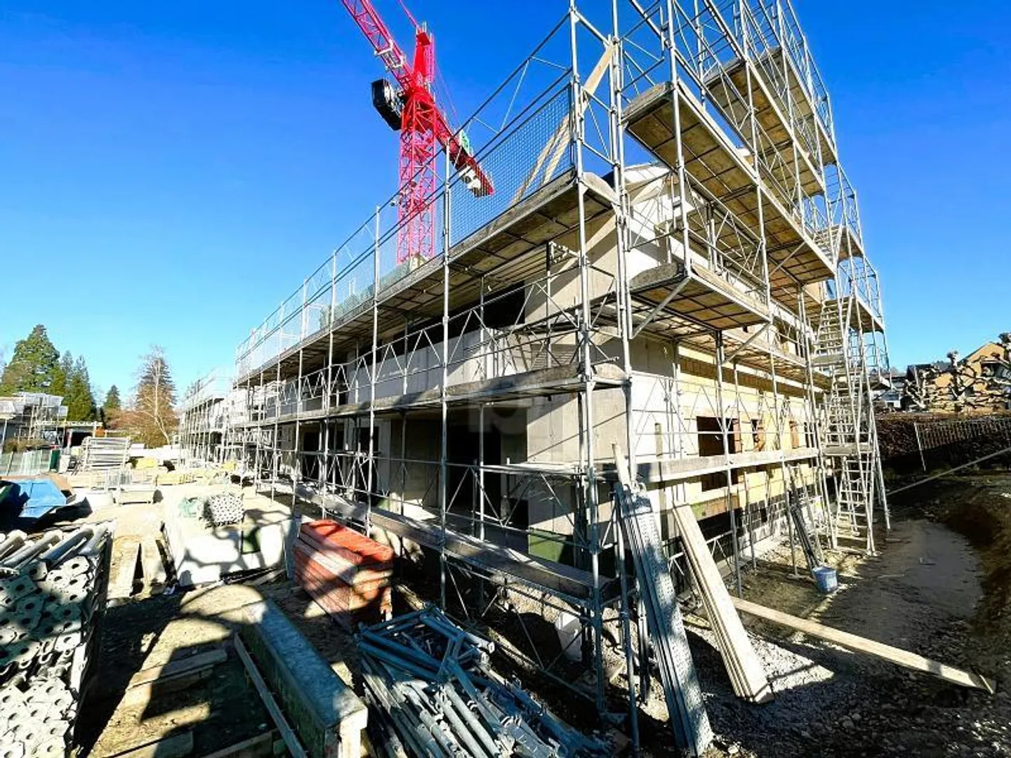 NOUVEAU BÂTIMENT DE HAUTE QUALITÉ AVEC ESPACE DE JARDIN - Photo 1 sur 6
