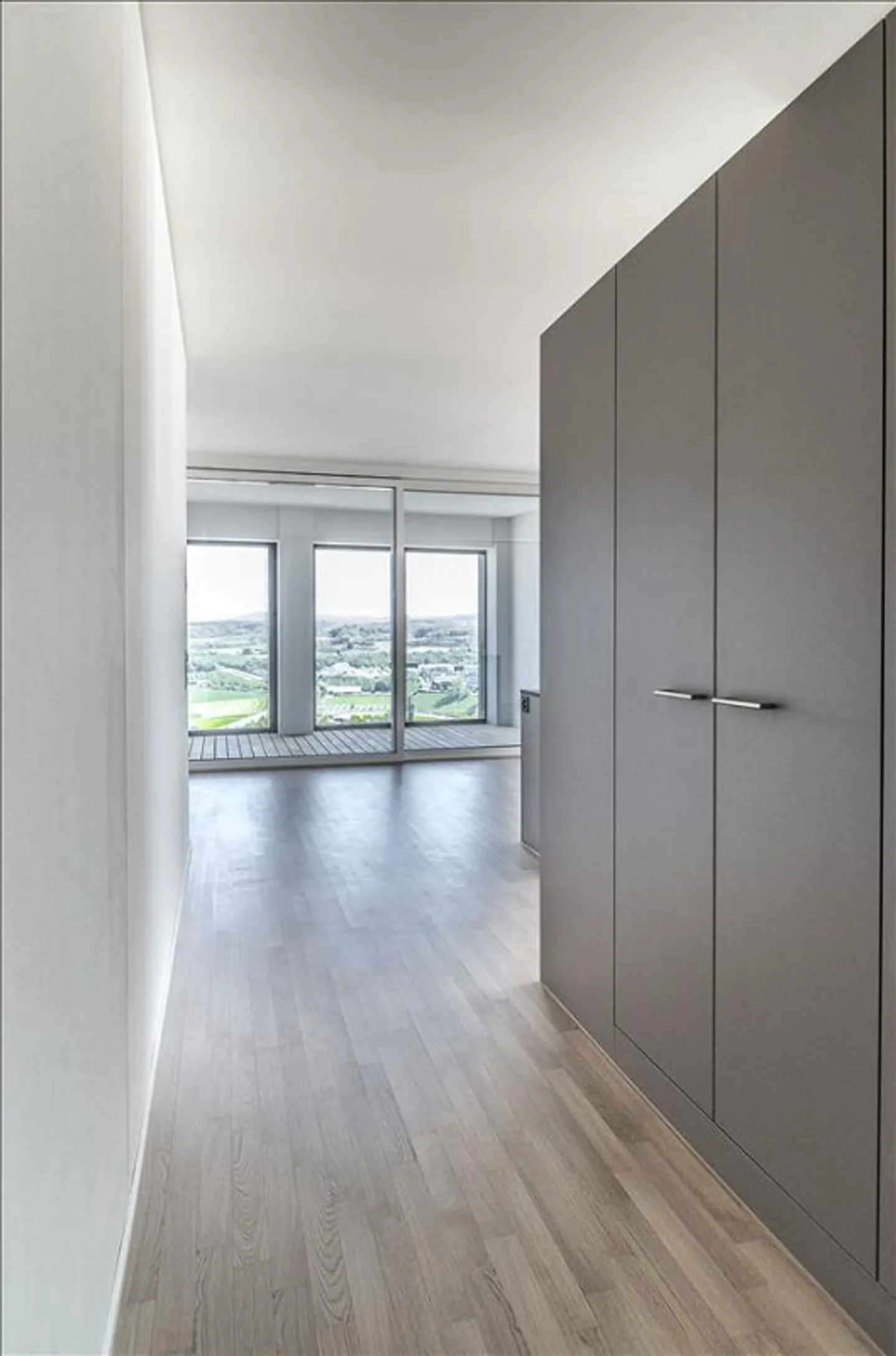 Exklusive 3.5 Zimmerwohnung im Ceres Tower mit tollem Ausblick - Photo 2 of 5