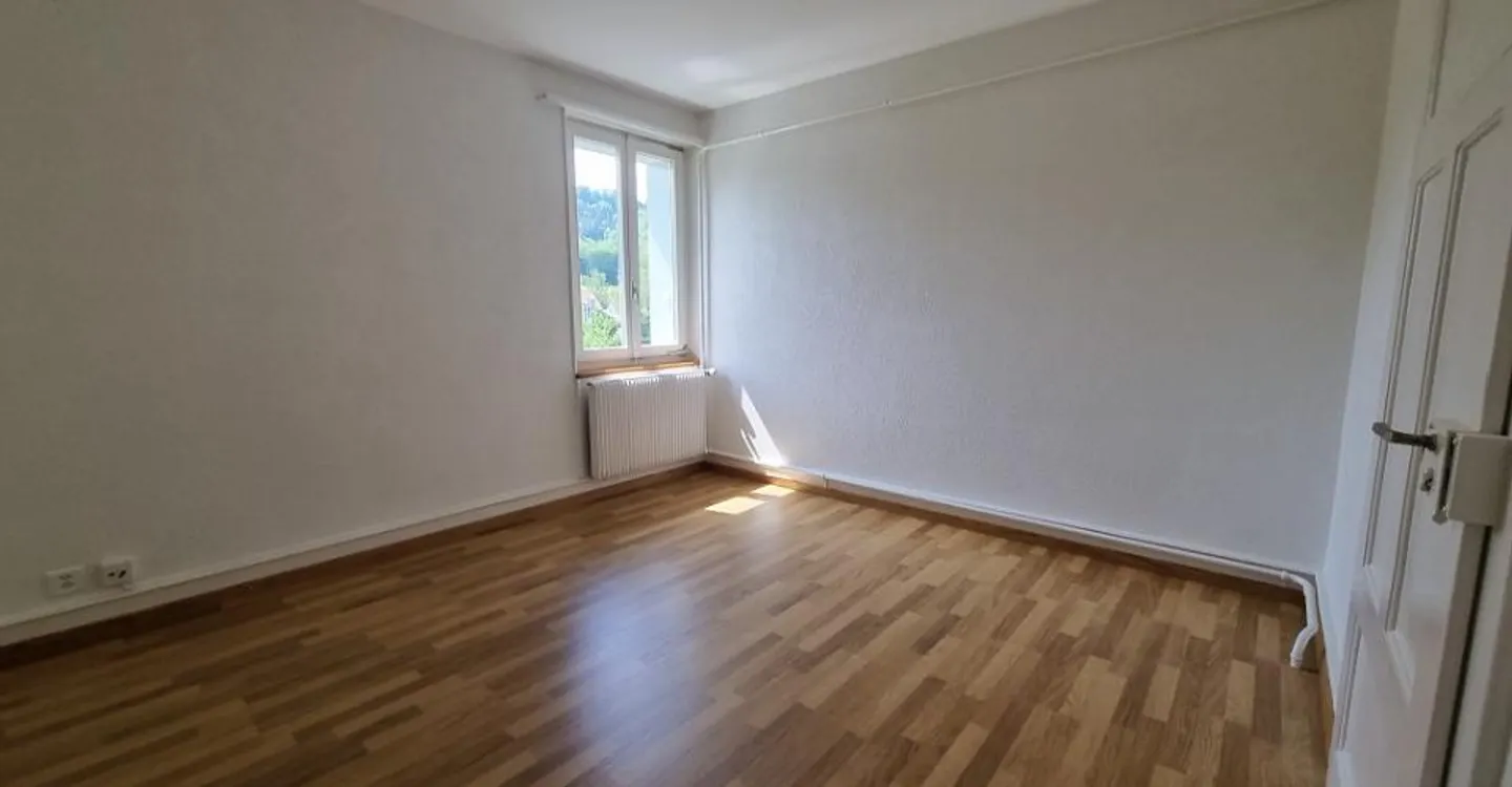 Renovated 3.5-room apartment on the 1st floor in a small building - Photo 13 of 18