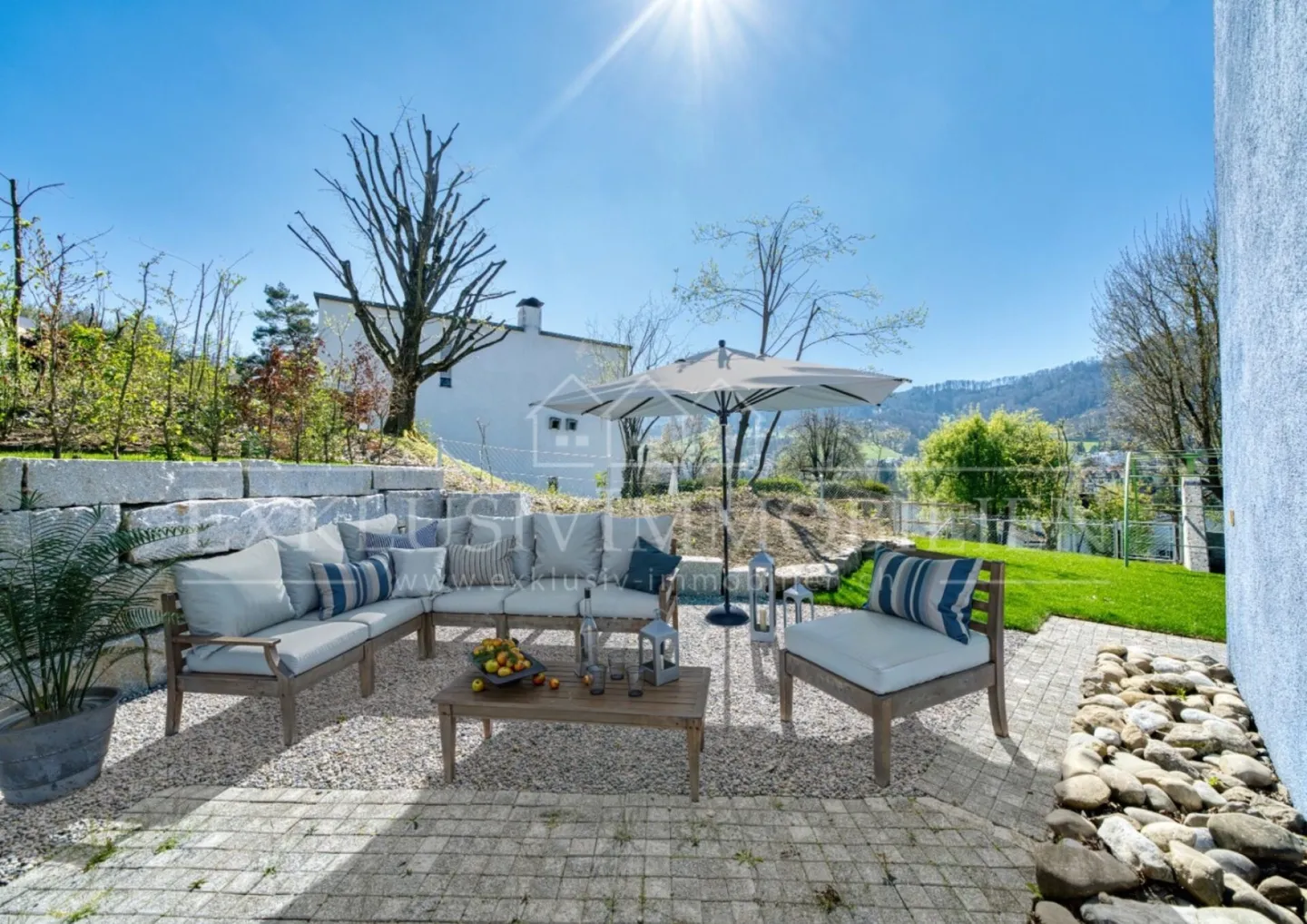 Vivre sans frontières : plan d'étage flexible et un jardin à tomber amoureux - Photo 1 sur 4