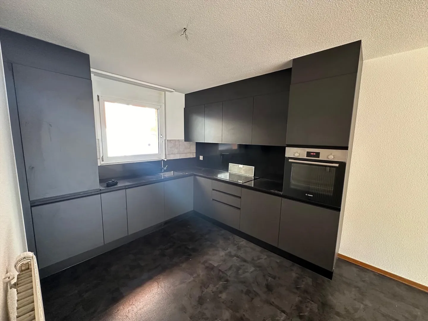For rent: 5.5-room apartment, balcony - Rue Basse 12, St-Imier - Photo 3 of 10