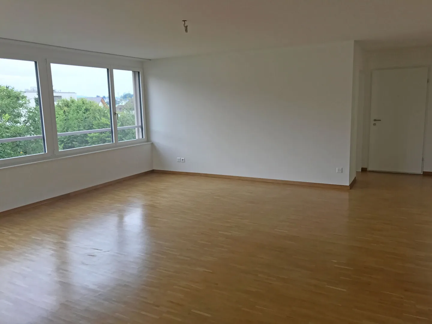 Moderne Familienwohnung mit Balkon - Foto 3 von 8