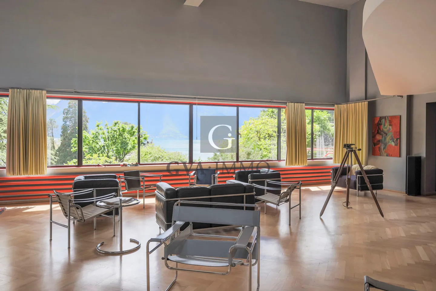 A masterpiece of Bauhaus style on the shores of the lake - Photo 12 of 13