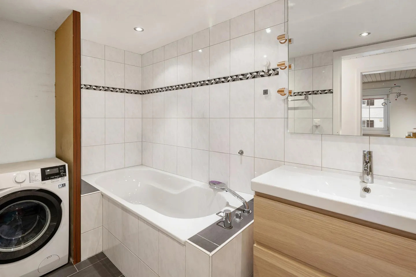 Casa d'angolo TOP-Ristrutturata a Hittnau-Isikon - Foto 11 di 28