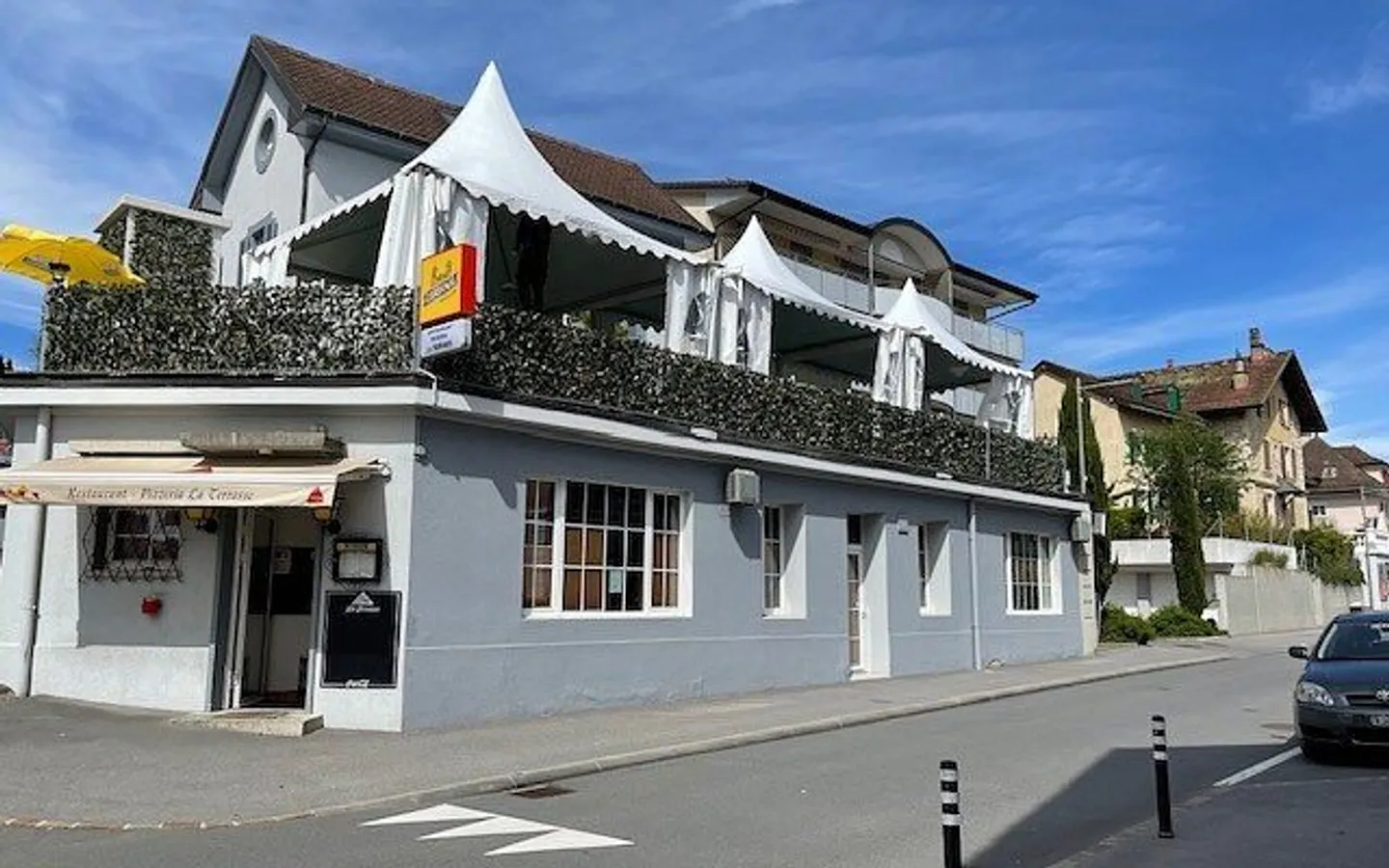 Ampio Spazio Commerciale a Bussigny - Foto 2 di 13