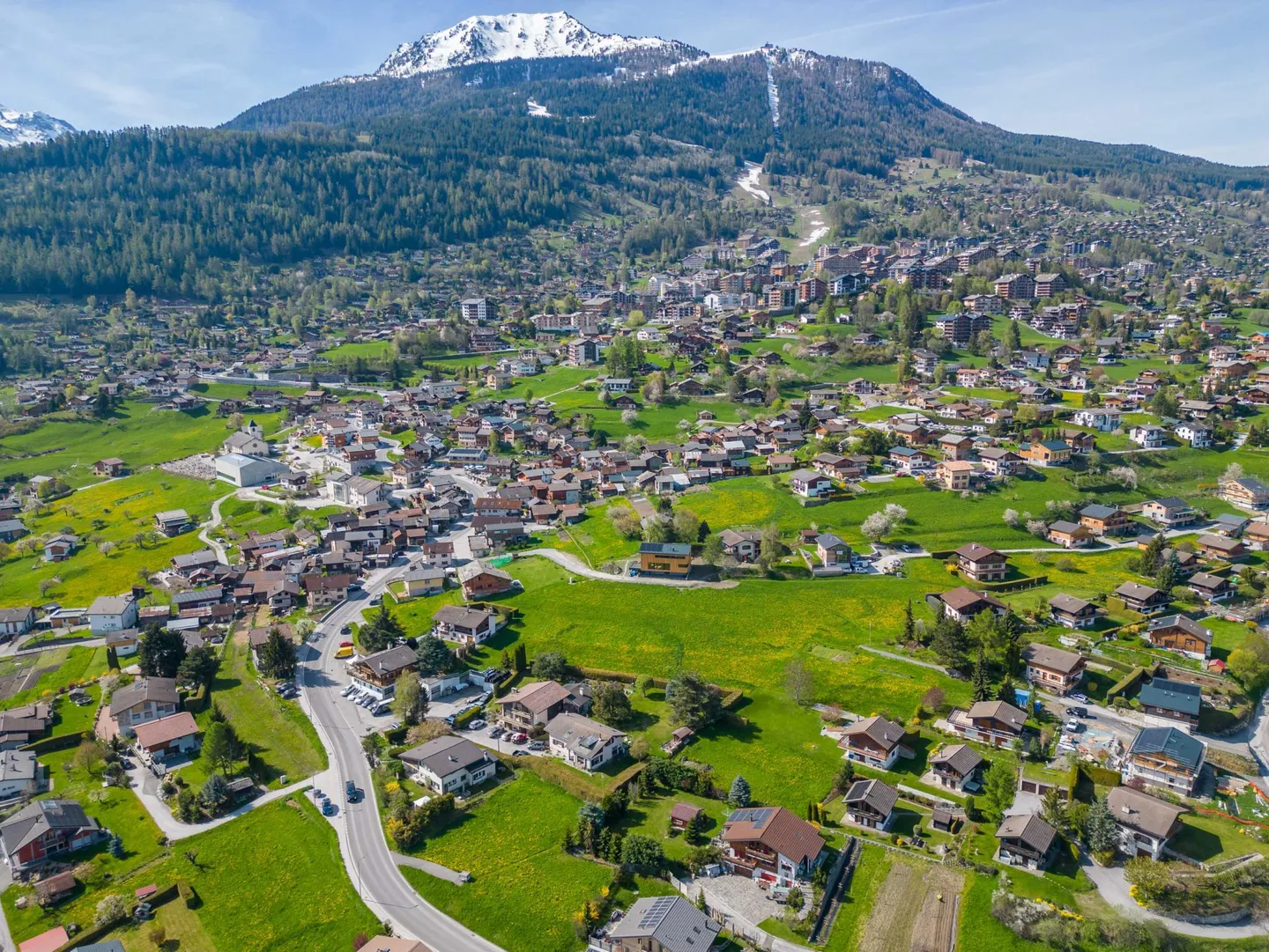 Magnificent building plot with a view - Photo 7 of 11