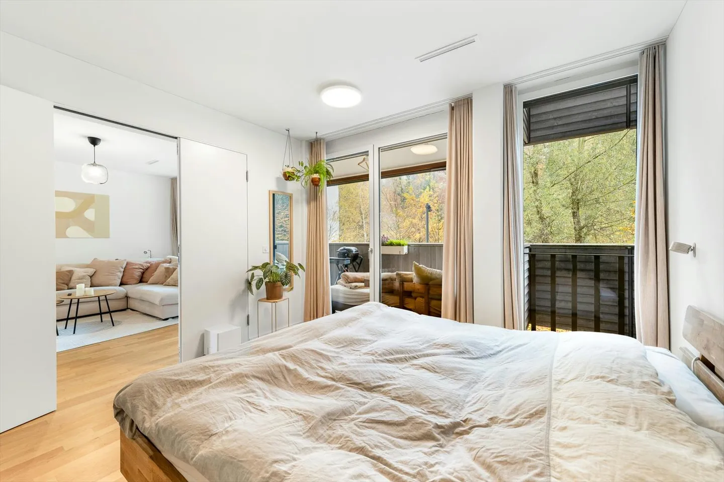 Modern Living in Greencity - Elegant Condominium in Zurich-Manegg - Photo 5 of 13