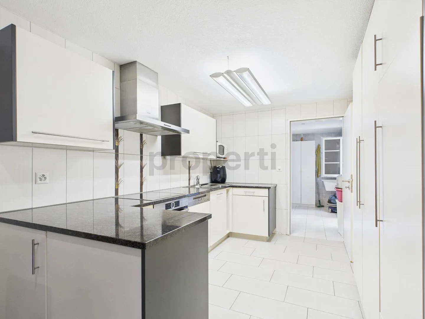 Einladendes Reihenhaus in Basel mit 6.5 Zimmern - Foto 5 von 12