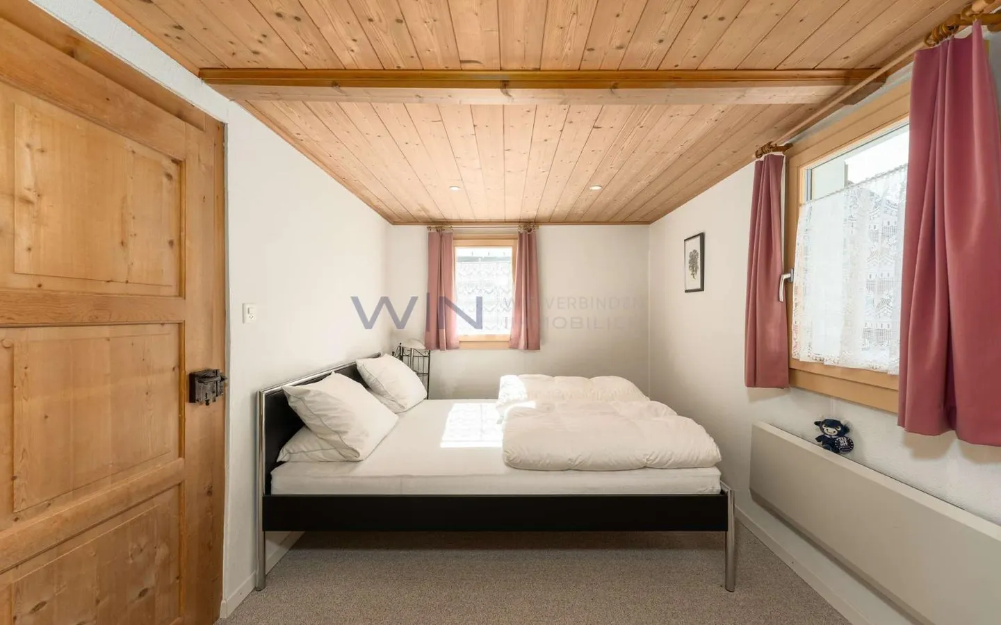 Traditional Home Decor (two holiday apartments including expansion potential) - Photo 5 of 11