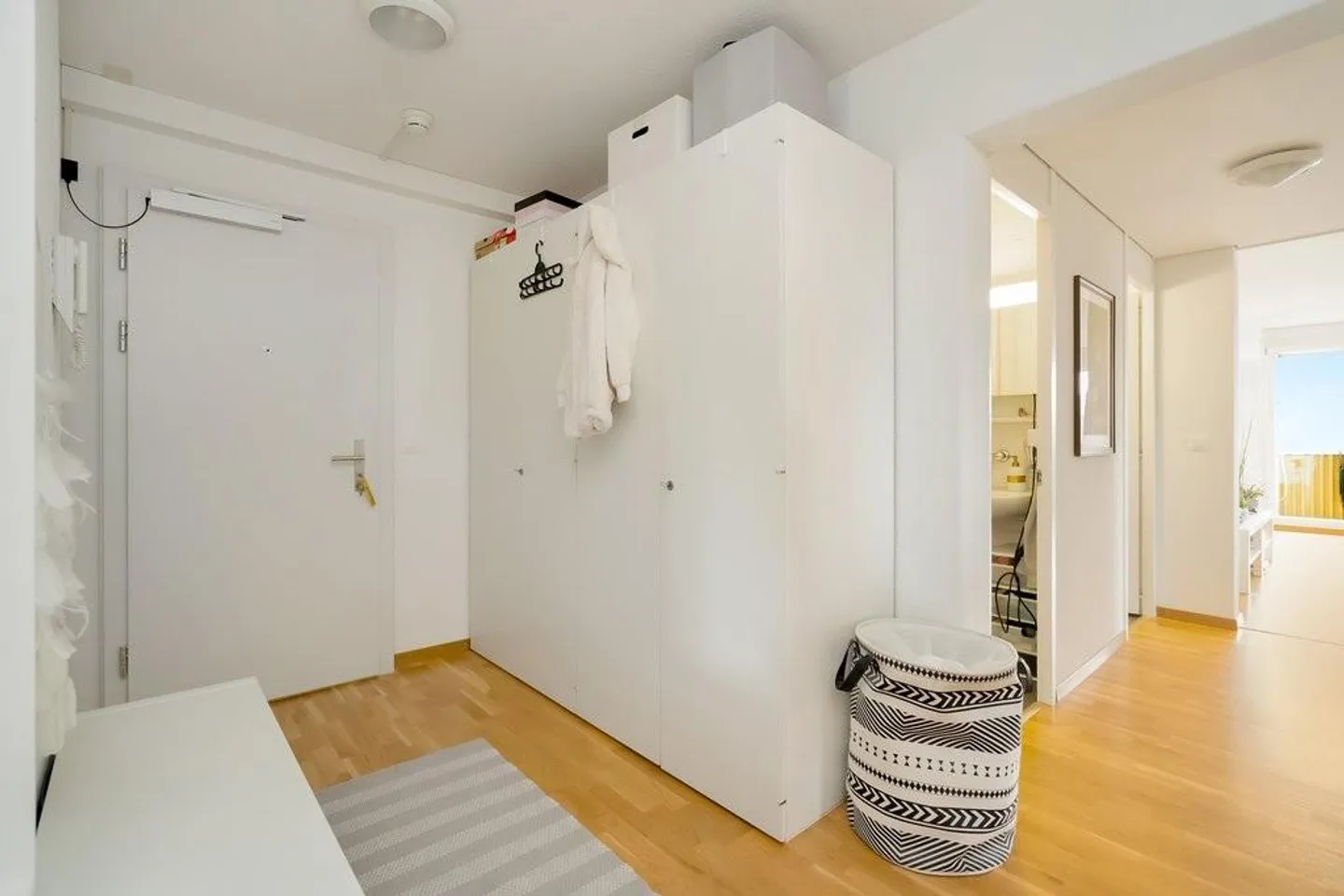 Appartement spacieux de 4,5 pièces avec vue - Photo 2 sur 10