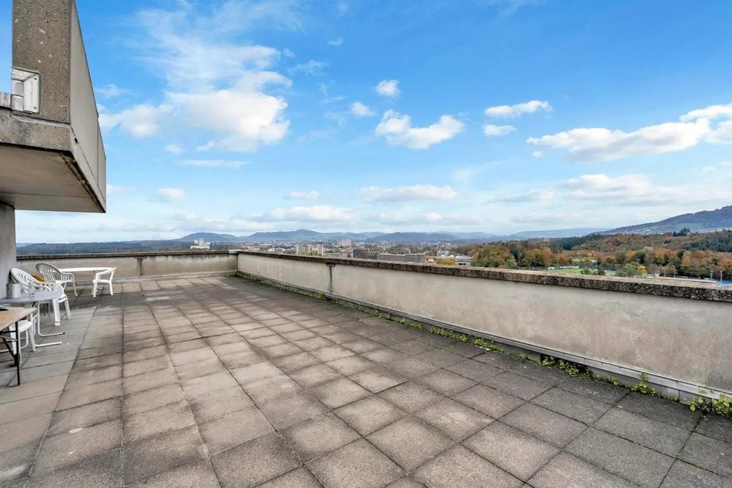 Appartement spacieux de 4,5 pièces avec vue - Photo 8 sur 10