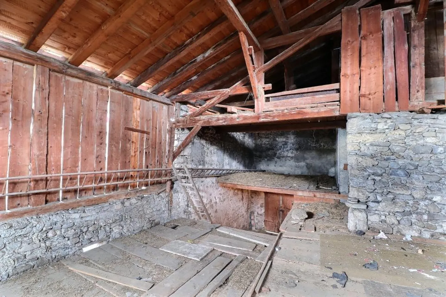 Prächtiges Dorfhaus mit Renovierungsprojekt - Foto 5 von 10
