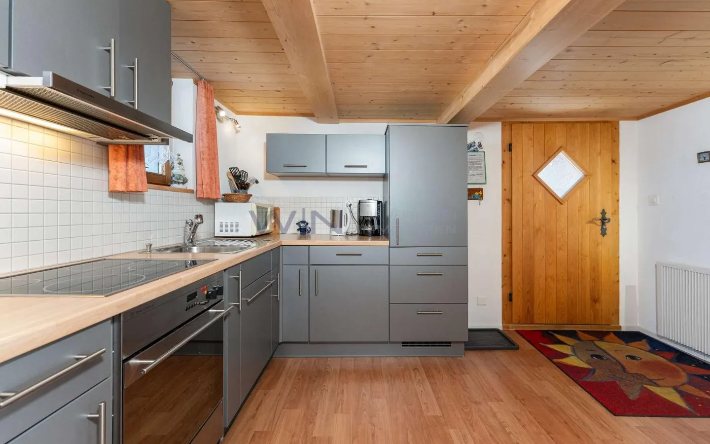 Traditional Home Decor (two holiday apartments including expansion potential) - Photo 4 of 11