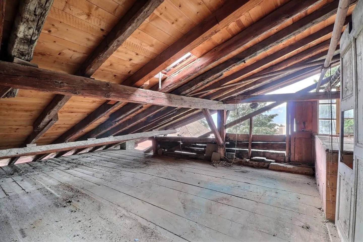 Prächtiges Dorfhaus mit Renovierungsprojekt - Foto 7 von 10