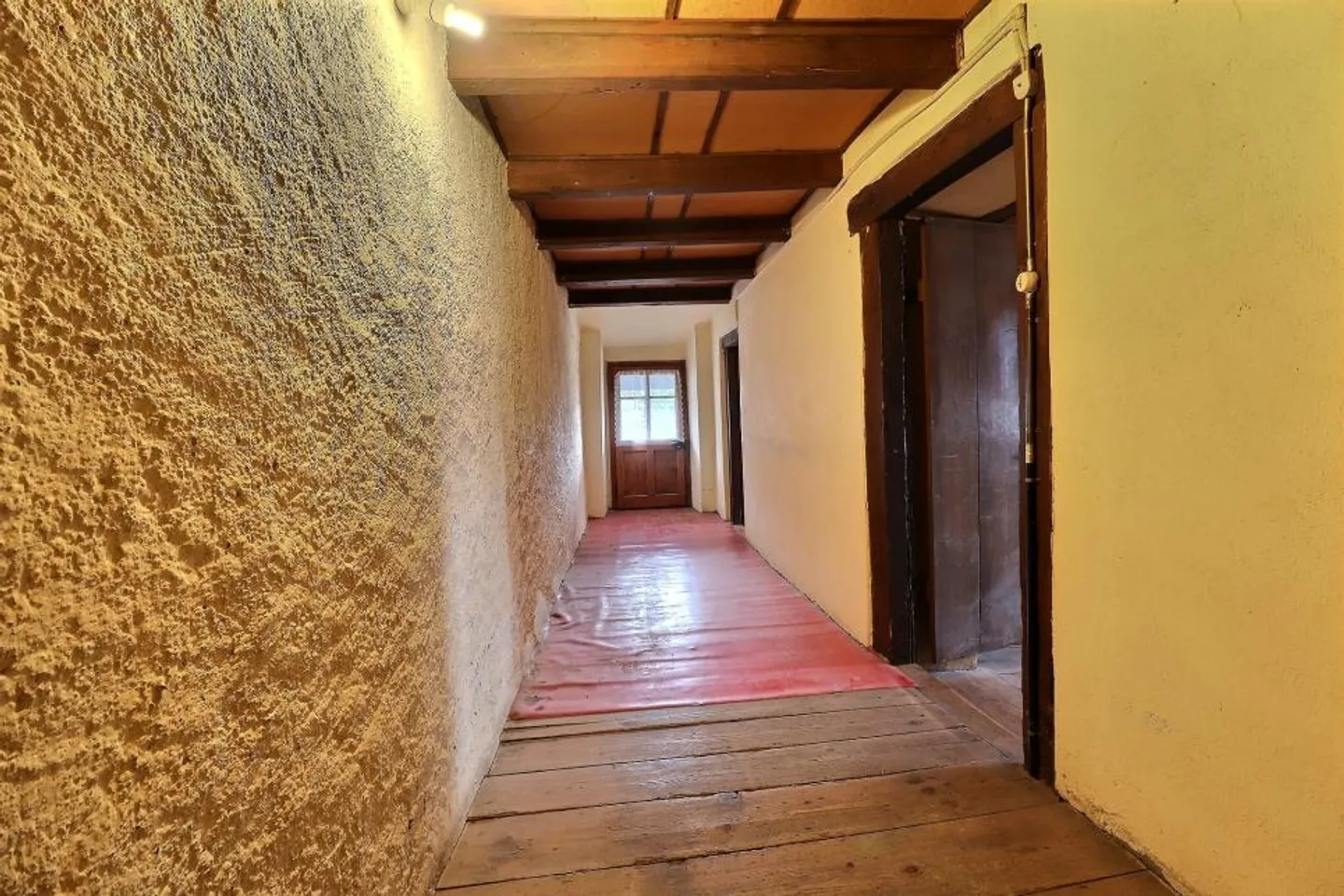 Prächtiges Dorfhaus mit Renovierungsprojekt - Foto 8 von 10