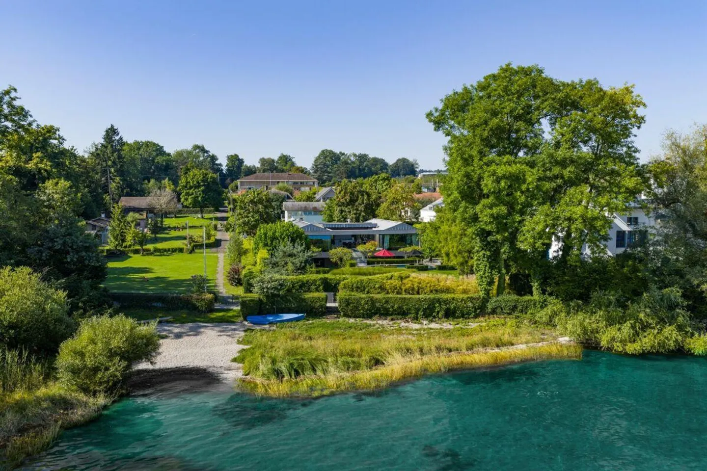 Moderne Villa am See - Foto 3 von 11