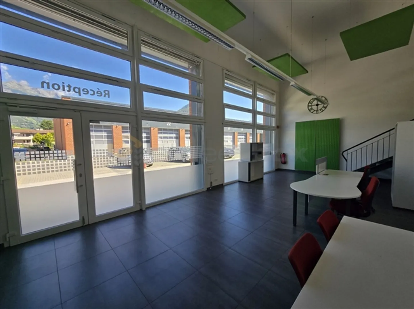 «Double box aménagés en bureaux - à louer !» - Photo 3 sur 14