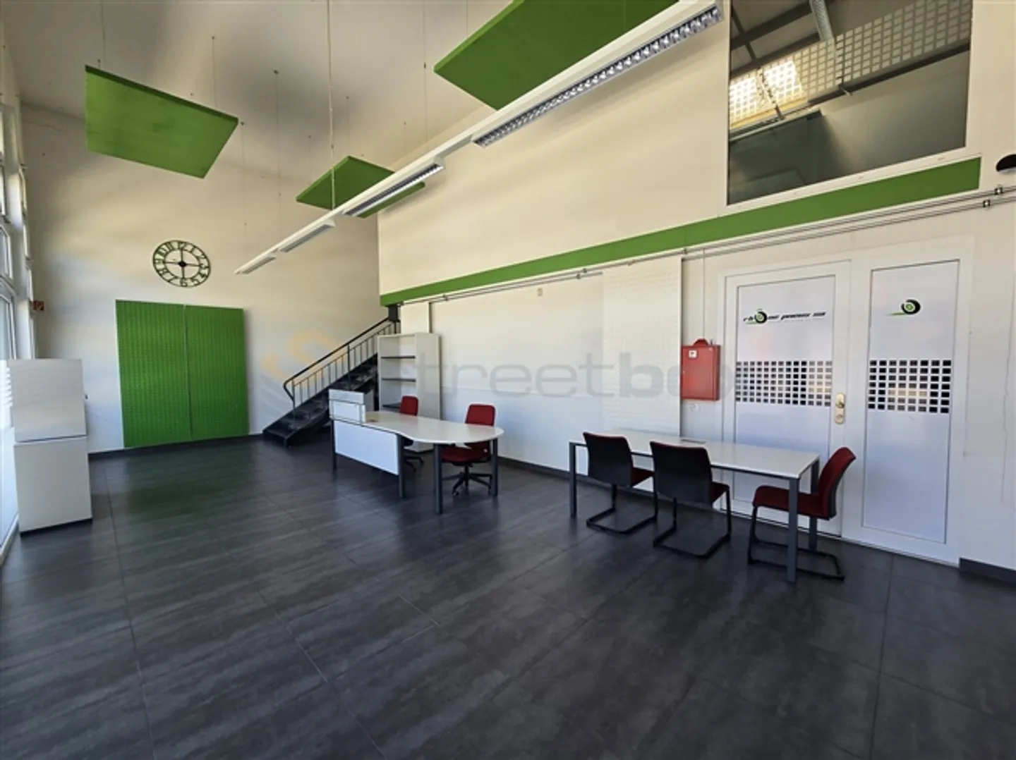 «Double box aménagés en bureaux - à louer !» - Photo 4 sur 14