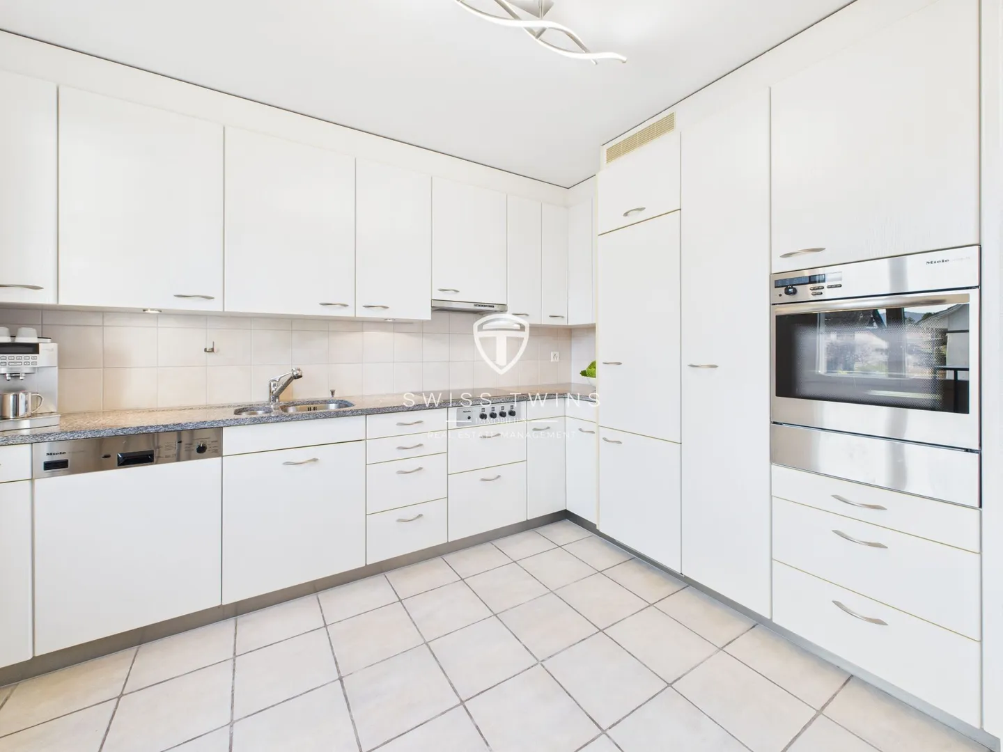 Your new dream apartment - stylish living in a quiet, family-friendly environment - Photo 6 of 12