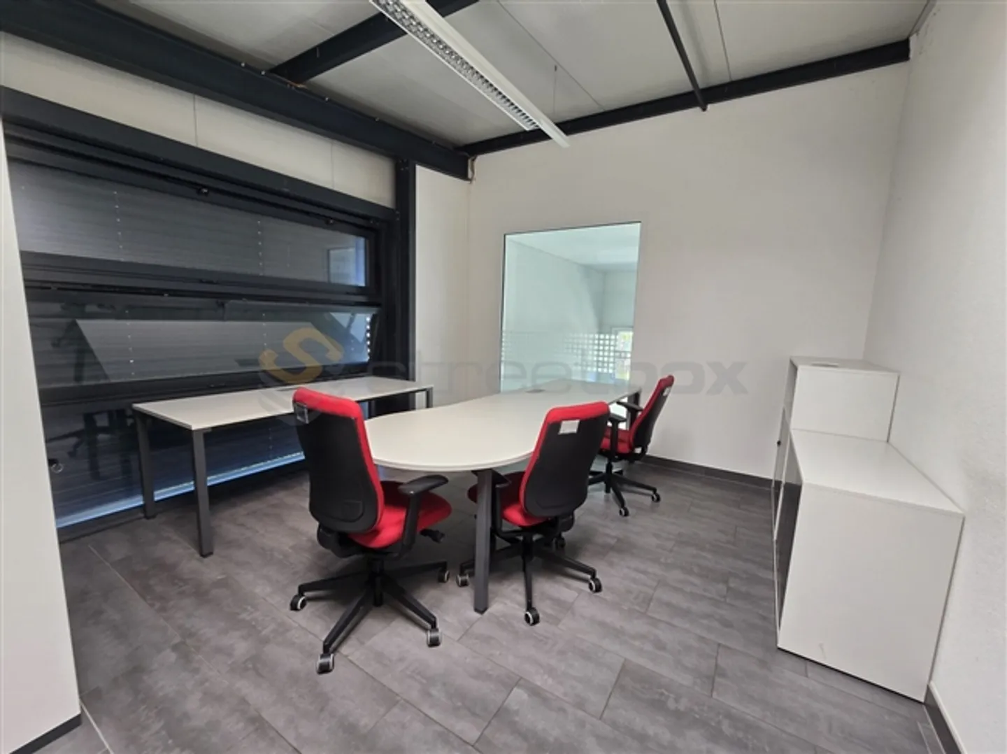 «Double box aménagés en bureaux - à louer !» - Photo 14 sur 14