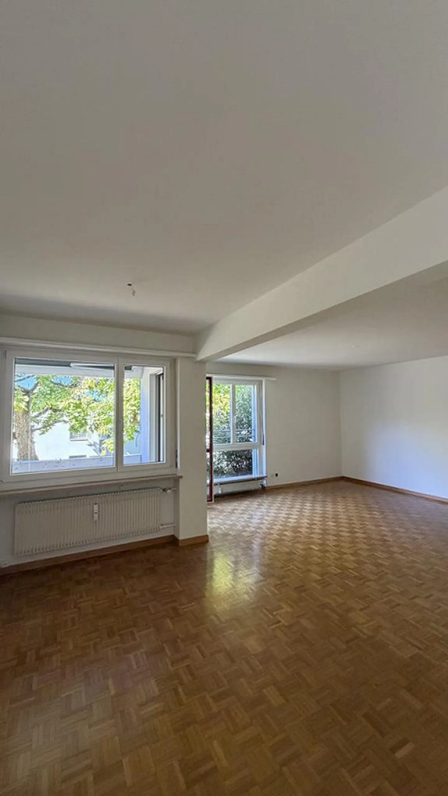 Appartamento 4,5 locali con nuova cucina moderna a Oberwil - Foto 3 di 11