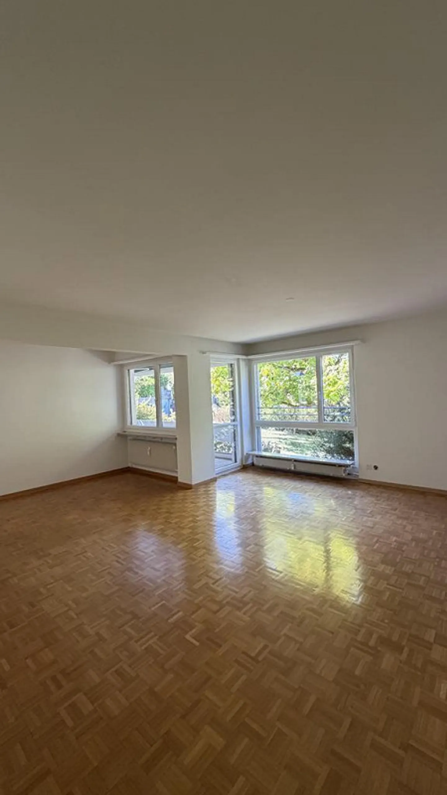 Appartamento 4,5 locali con nuova cucina moderna a Oberwil - Foto 4 di 11