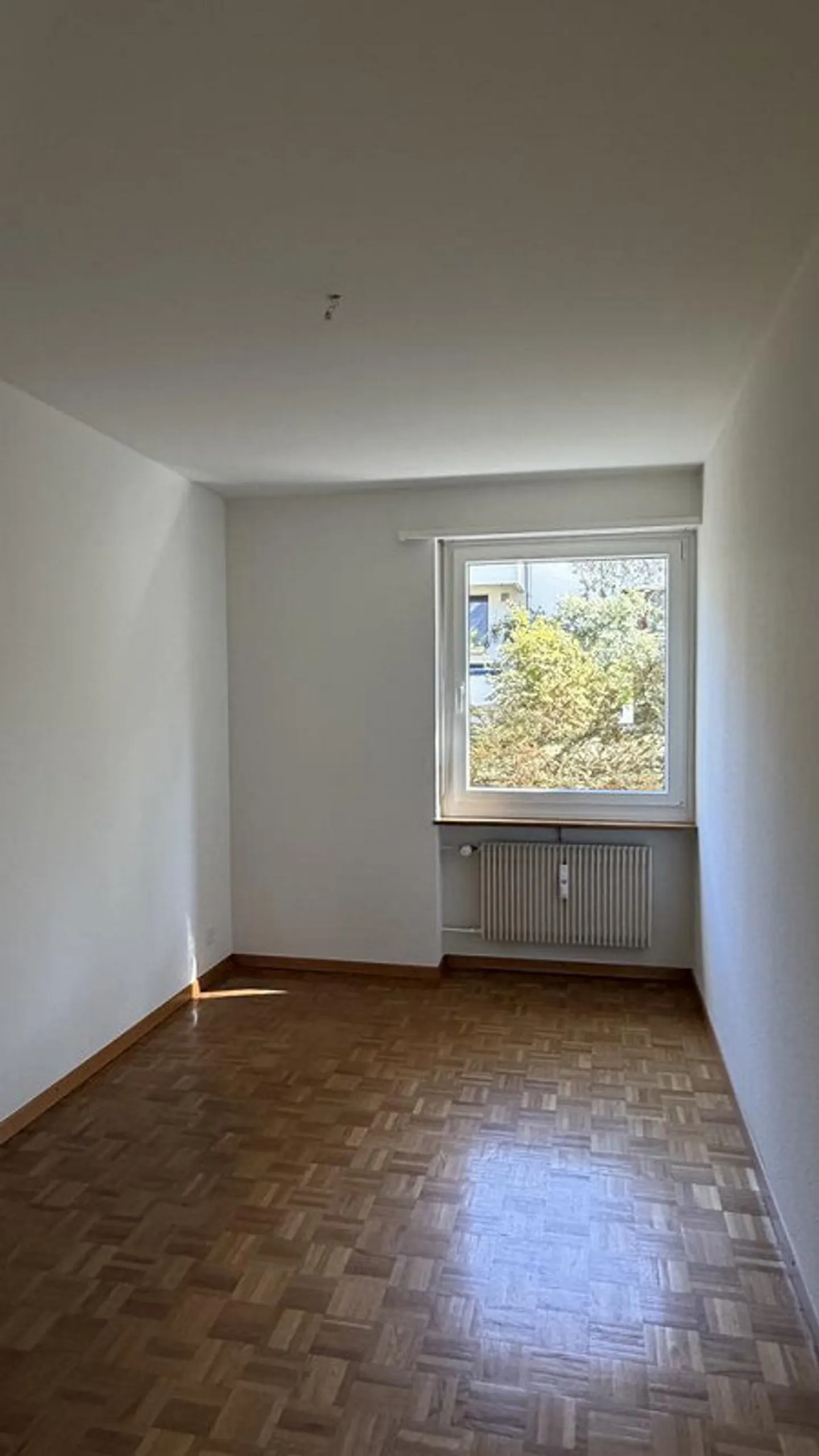 Appartamento 4,5 locali con nuova cucina moderna a Oberwil - Foto 5 di 11