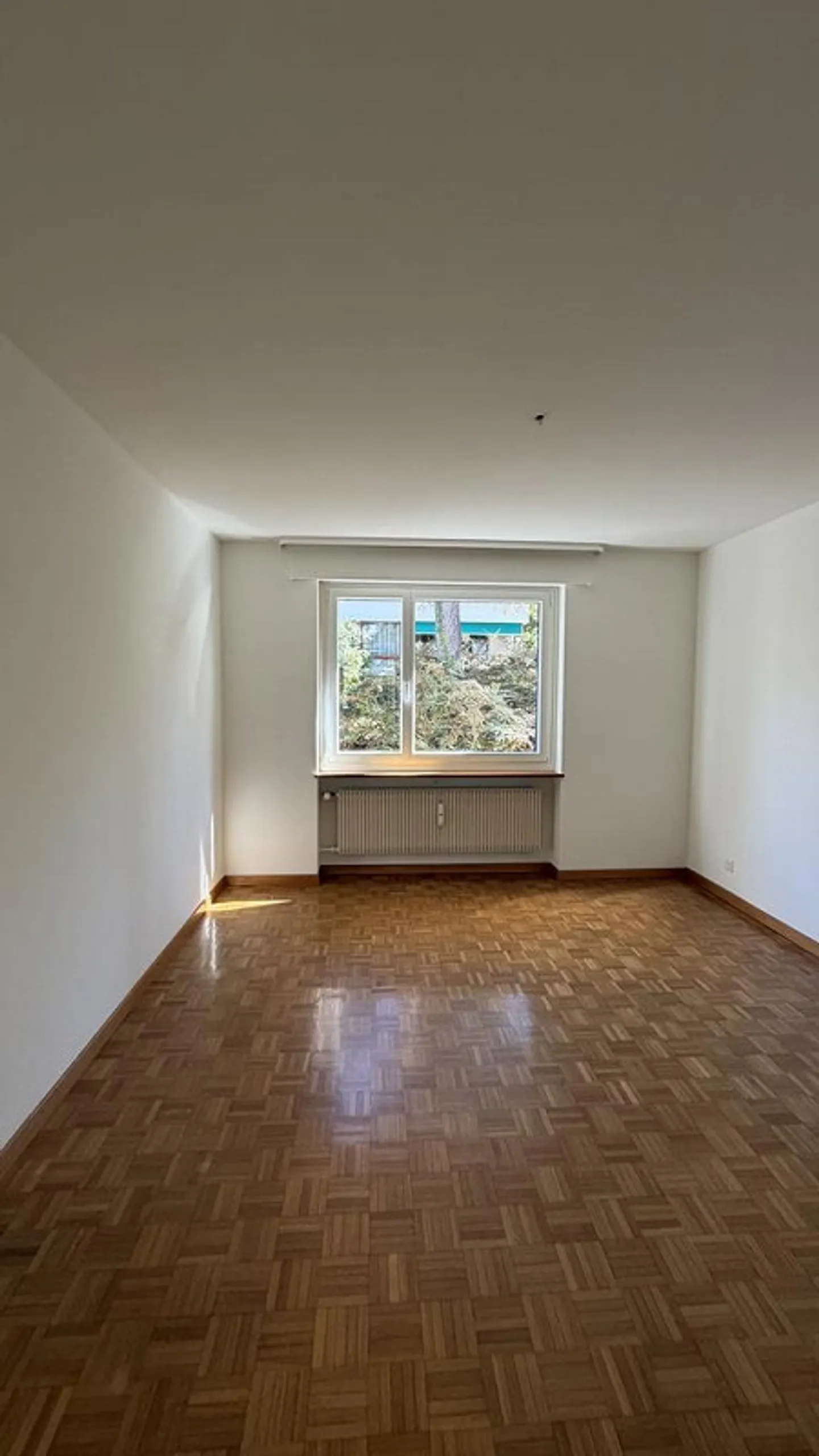 Appartamento 4,5 locali con nuova cucina moderna a Oberwil - Foto 6 di 11