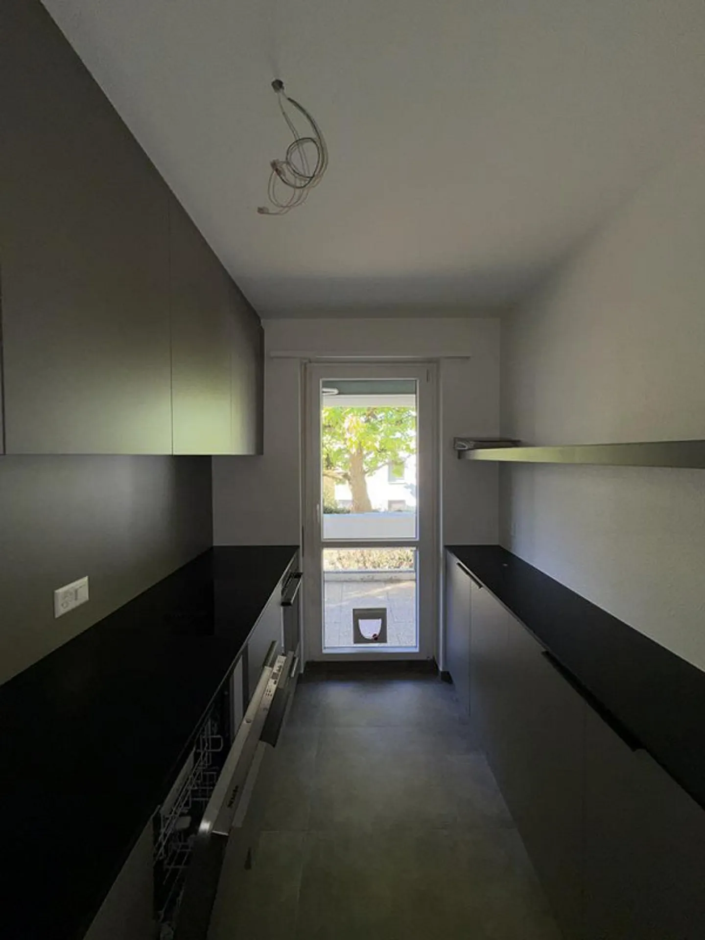 Appartamento 4,5 locali con nuova cucina moderna a Oberwil - Foto 8 di 11