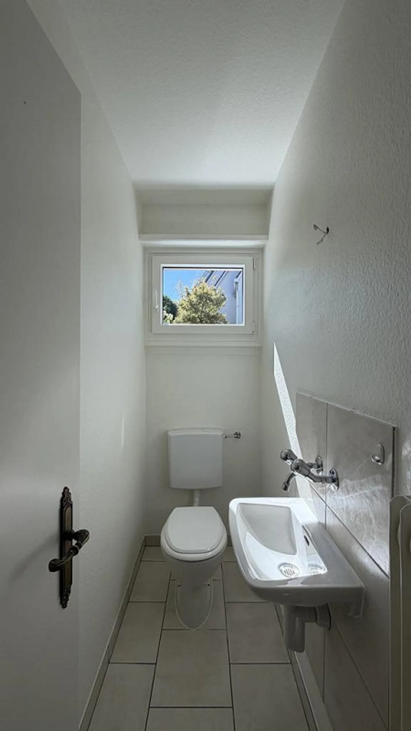 Appartamento 4,5 locali con nuova cucina moderna a Oberwil - Foto 10 di 11